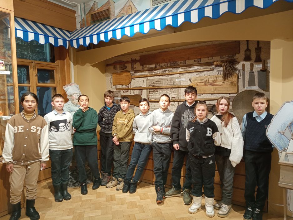 Музей в петербурге кунсткамера. Кунсткамера экспозиция япония. Спб музеи 1 января. Кунсткамера санкт-петербург внутри. Музей петра 1 в санкт-петербурге кунсткамера.